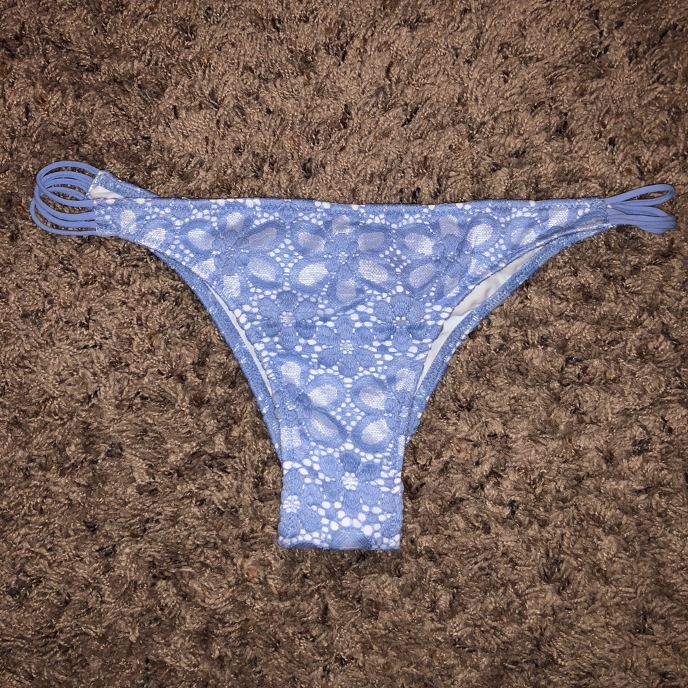 Cheeky swim suit bottoms